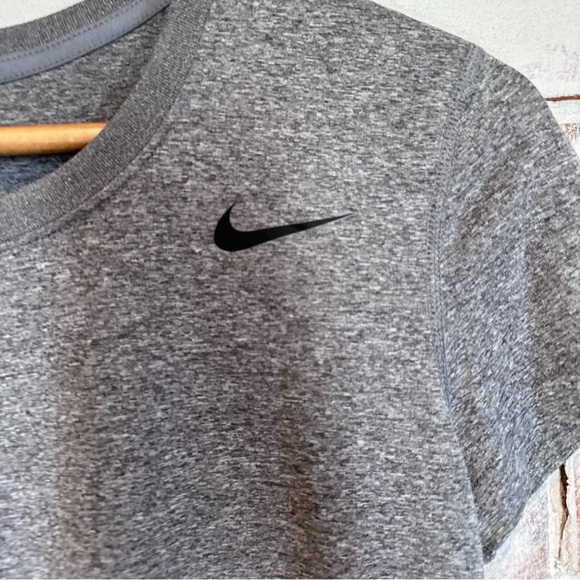Nike dri-fit heather gray short sleeve T-shirt size small - Picture 5 of 5